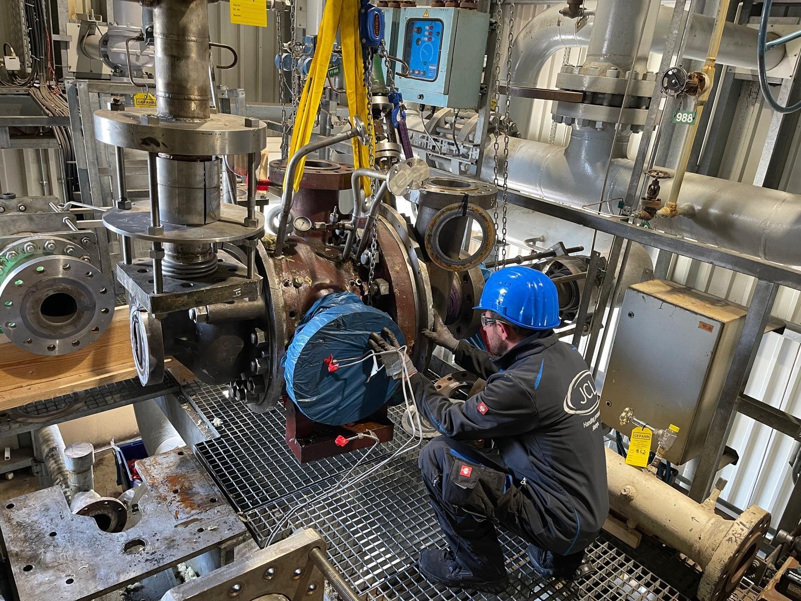 JCL engineer supporting radial turbomachinery on site